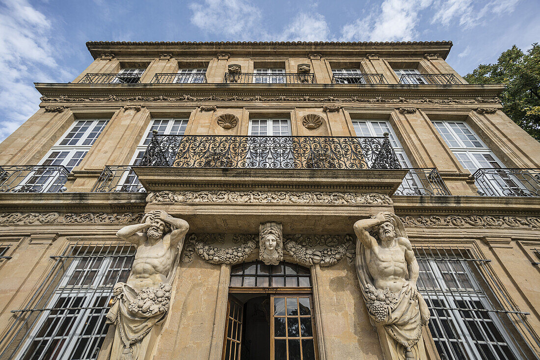 Fassade mit Atlanten, Pavillon Vendome, Aix en Provence, Côte d'Azur, Frankreich