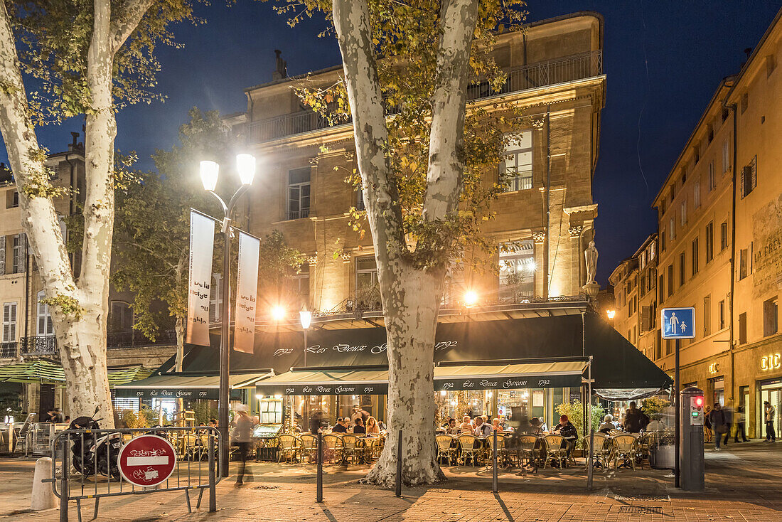 Les Deux Garcons, Street Cafe, Cours Mirabeau, Boulevard in the evening, Aix en Provence, Cote d'Azur, France