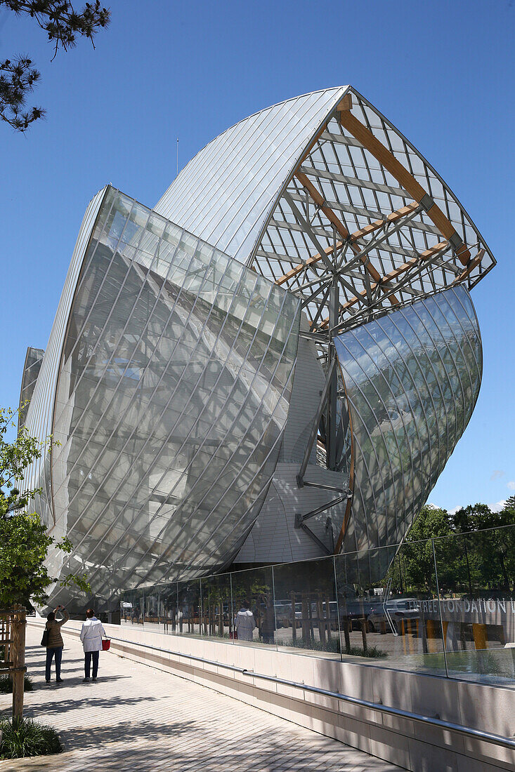 Louis Vuitton Foundation Fondation Louis-Vuitton, Art Museum, Architect Frank Gehry, Paris, France, Europe