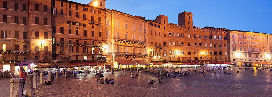 Restaurants at Piazza del Campo, Siena, UNESCO World Heritage Site, Siena Province, Tuscany, Italy, Europe