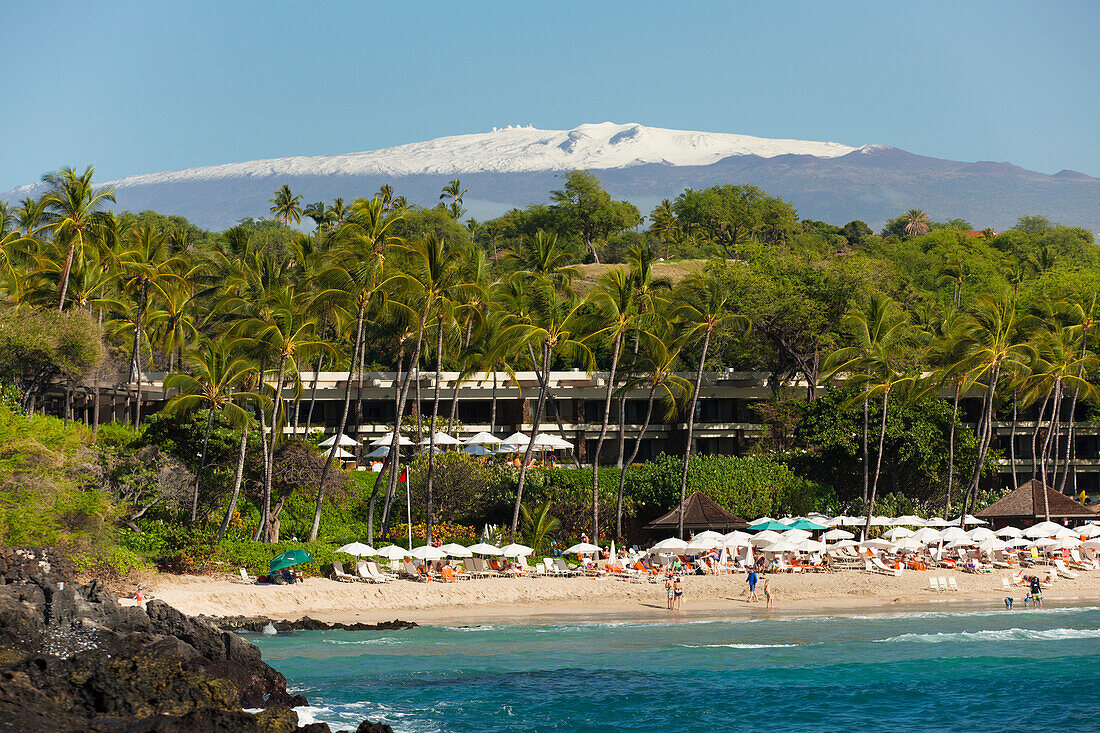 Beach in front of Mauna Kea Beach Hotel, snowcapped Mauna Kea, Island of Hawaii, Hawaii, United States of America