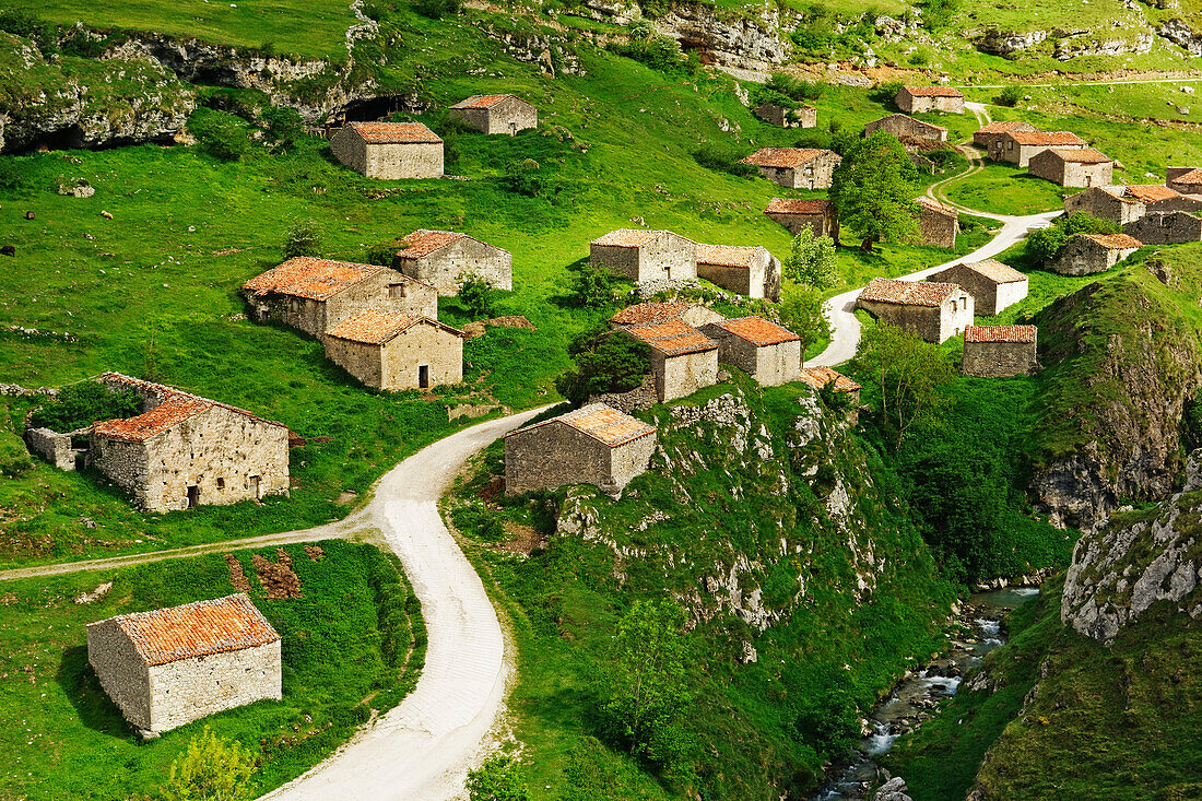 Old farmhouses near Sotres, Picos de Europa, Parque Nacional de los Picos de Europa, Asturias, Cantabria, Spain, Europe