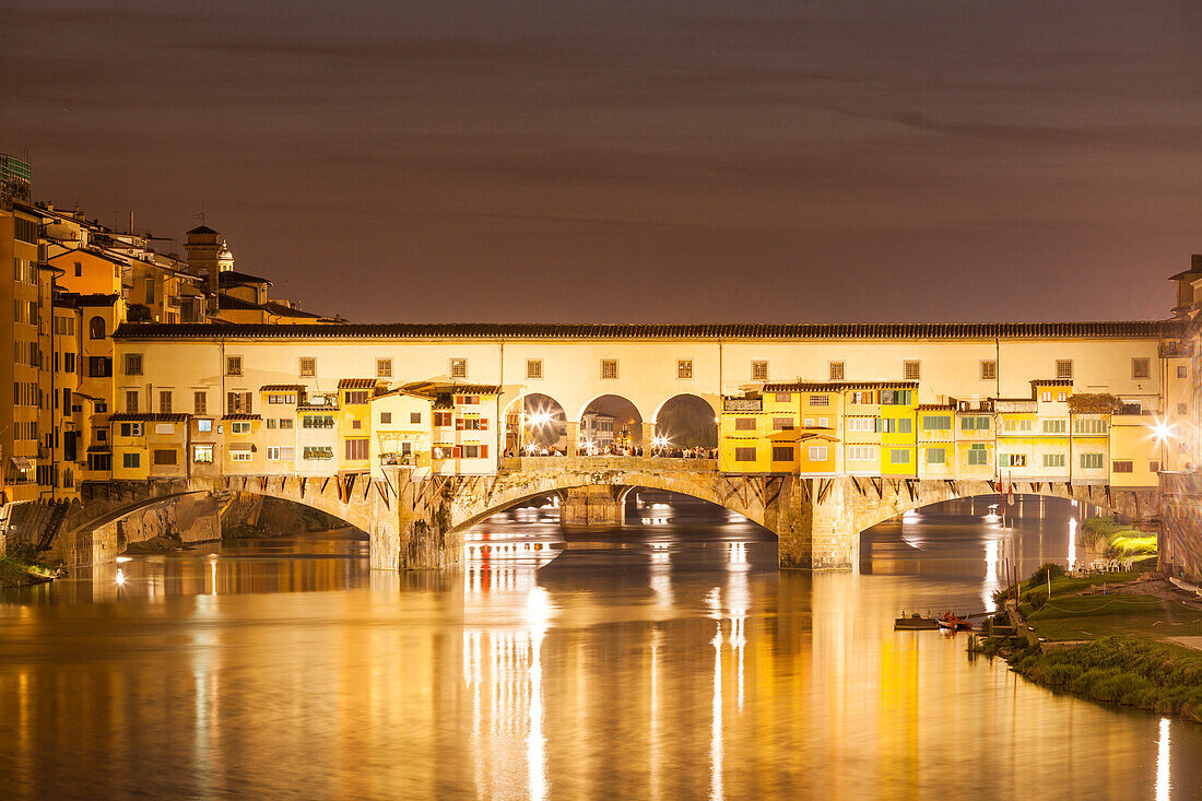Ponte Vecchio over the River Arno at night, Florence, UNESCO World Heritage Site, Tuscany, Italy, Europe