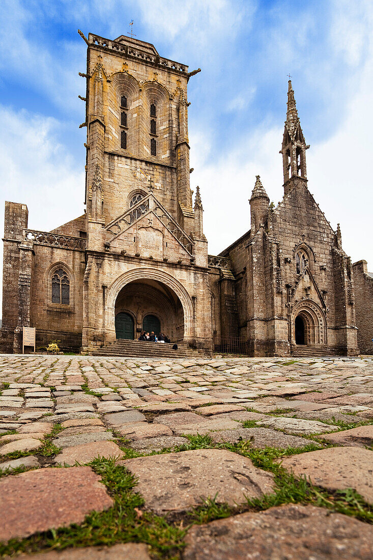 St. Ronan Kirche, Kirchplatz, altes Dorf Locronan, Finistère, Châteaulin, Bretagne, Frankreich
