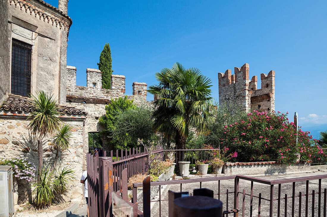 Schloss in Sirmione, Gardasee, Provinz Brescia, Region Lombardei, Italien, Europa