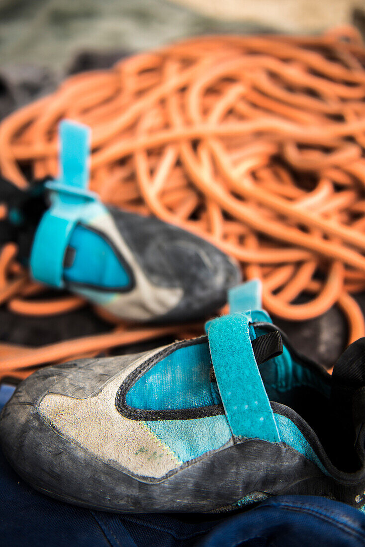 Detail of Magnus Midtbø's climbing shoes and orange rope during his work on Papichulo 9a+. Oliana, Spain.