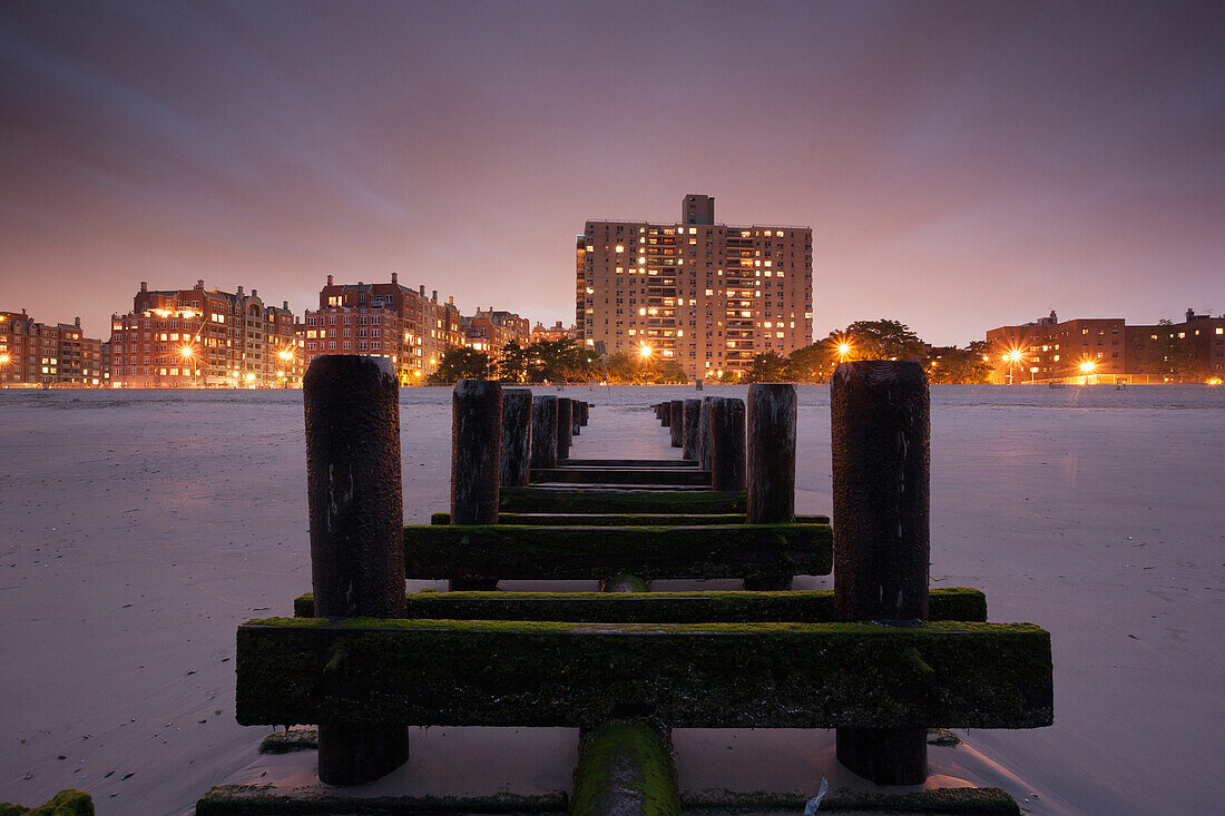 Strand in Coney Island, Brooklyn, New York, USA