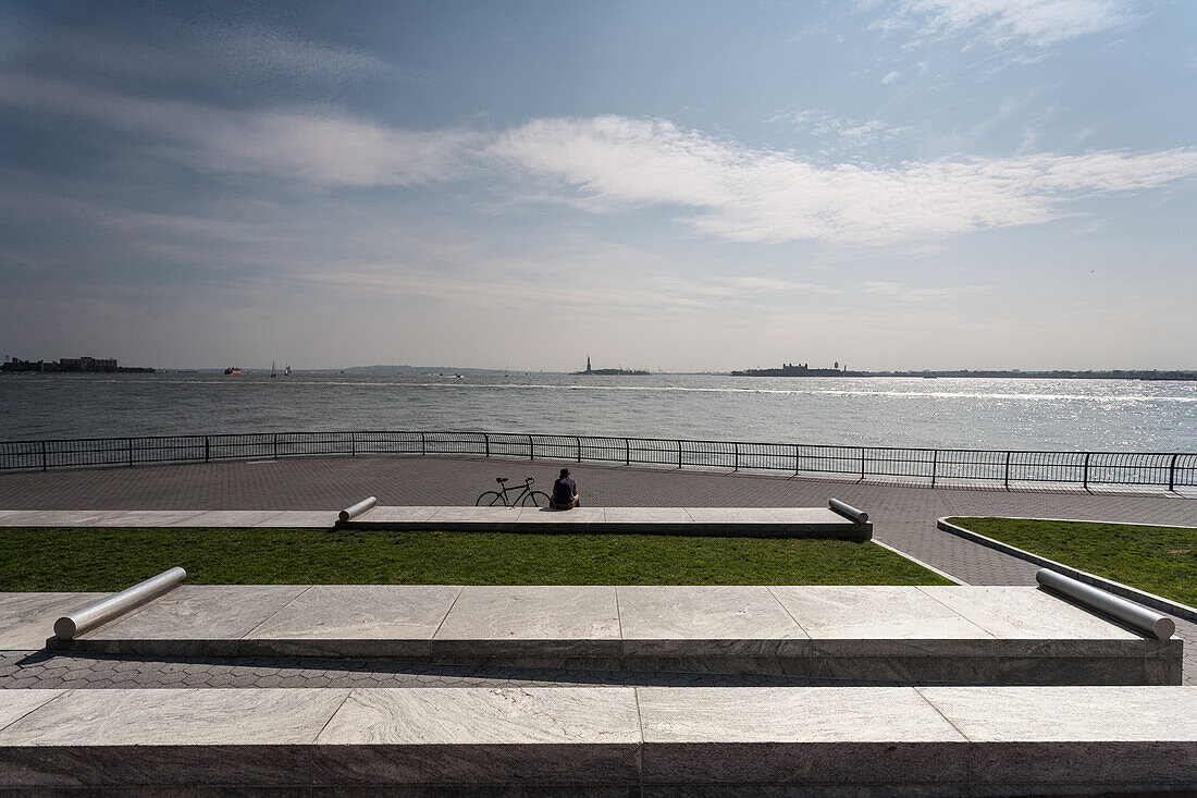 Robert F. Wagner Junior Park, Downtown, Manhattan, New York, USA