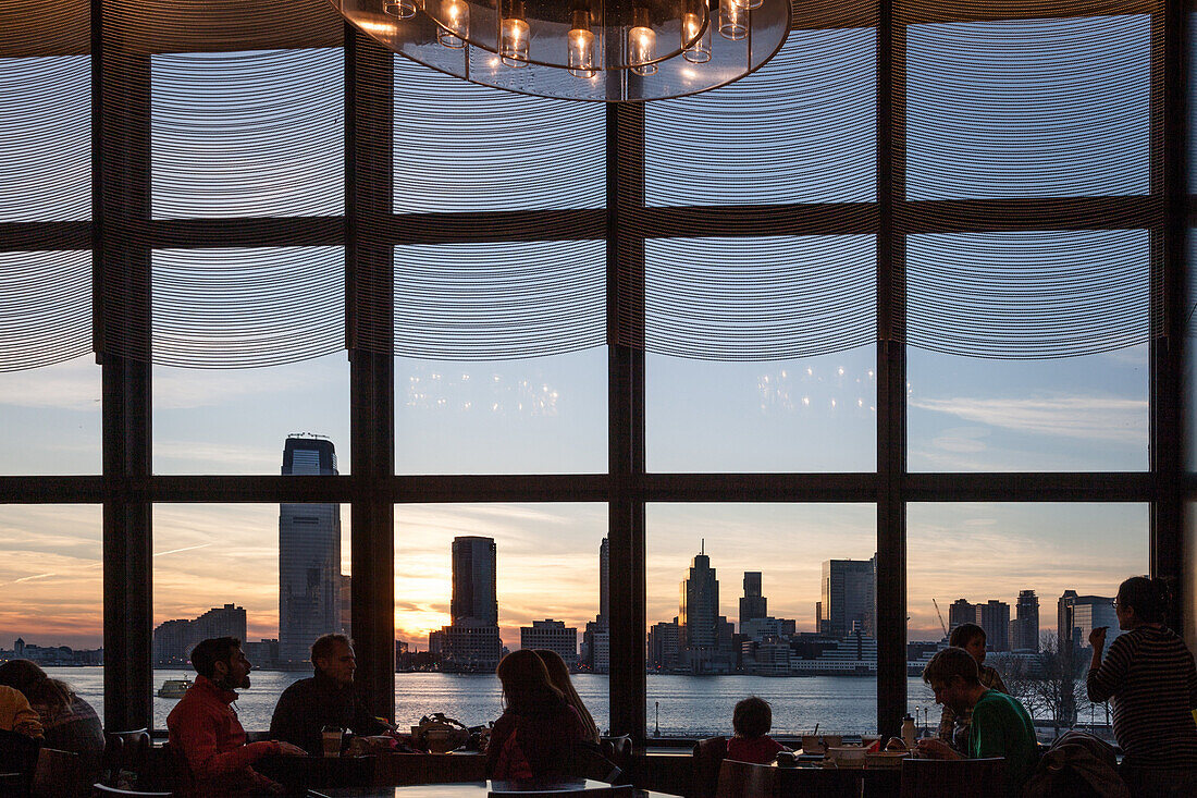 Im World Financial Center, Blick nach New Jersey, Jersey City, New York, USA