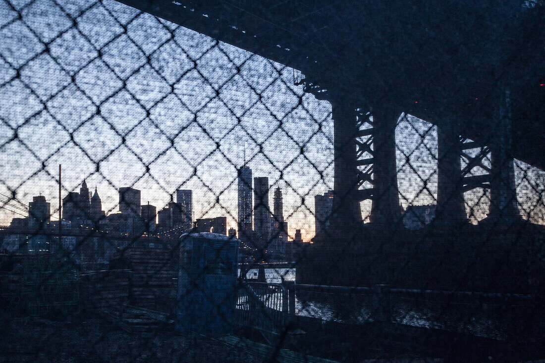 Manhattan Bridge, Skyline von Downtown mit neuem World Trade Center, Manhattan, New York, USA