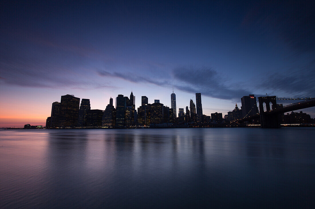 Skyline von Downtown, Neues World Trade Center, East River,  Manhattan, New York, USA