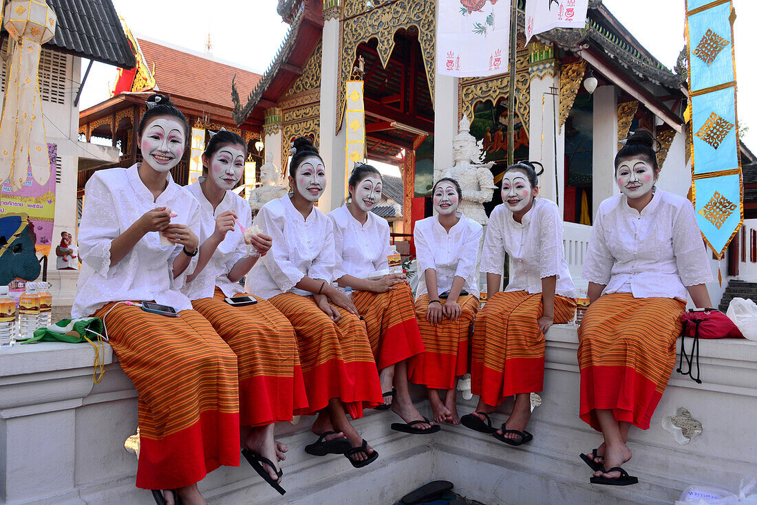 Preparation to festival Loi Krathong, Chiang Mai, North-Thailand, Thailand, Asia
