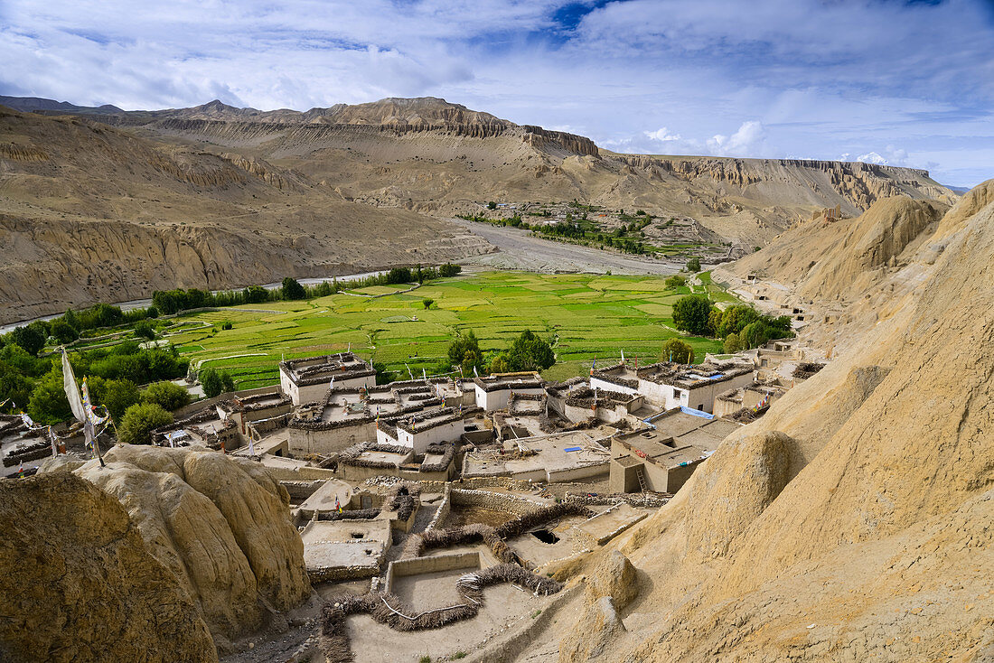 Dhigaon, tibetian village with a buddhist Gompa in the Kali Gandaki valley, the deepest valley in the world, fertile fields are only possible in the high desert due to a elaborate irrigation system, Mustang, Nepal, Himalaya, Asia