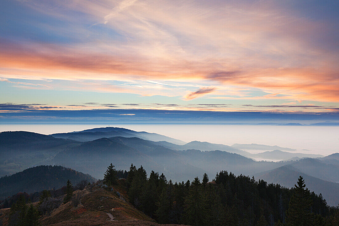 Blick vom Belchen, Suedlicher Schwarzwald, Baden-Wuerttemberg, Deutschland