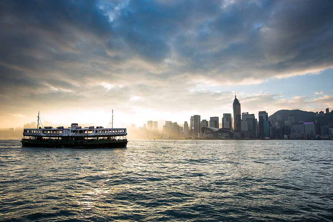 Hong Kong skyline with Star Ferry, Hong Kong, China, Asia