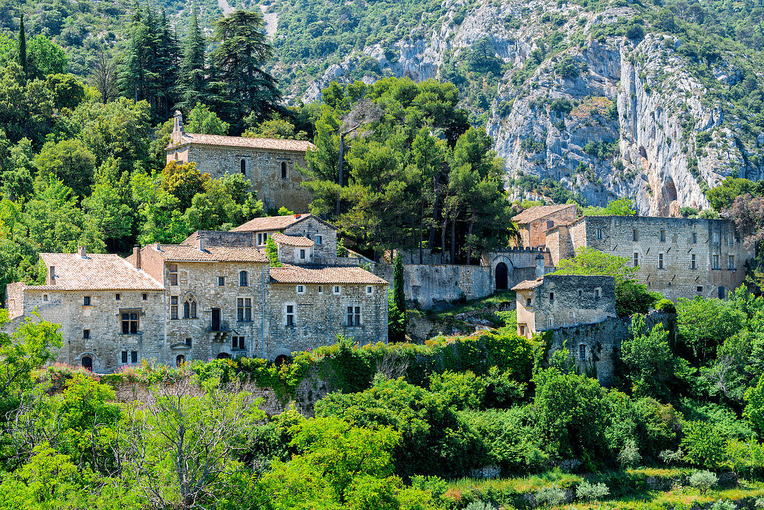 Medieval village of Oppede le Vieux, Vaucluse, Provence Alpes Cote d'Azur region, France, Europe