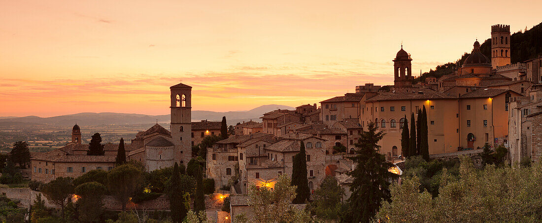 Assisi at sunset, Assisi, Perugia District, Umbria, Italy, Europe