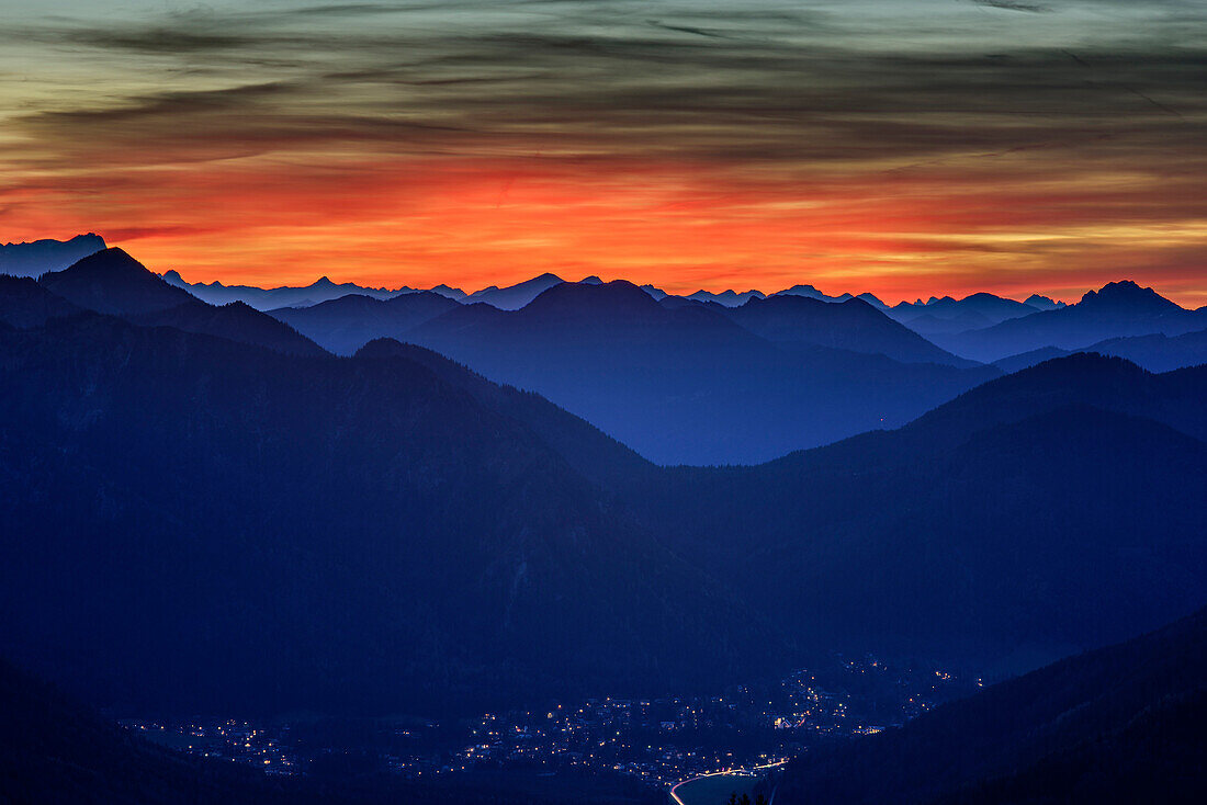 Sunset above valley of Leitzach, with Zugspitze, Wallberg and Benediktenwand, view from Breitenstein, Breitenstein, Bavarian Alps, Upper Bavaria, Bavaria, Germany