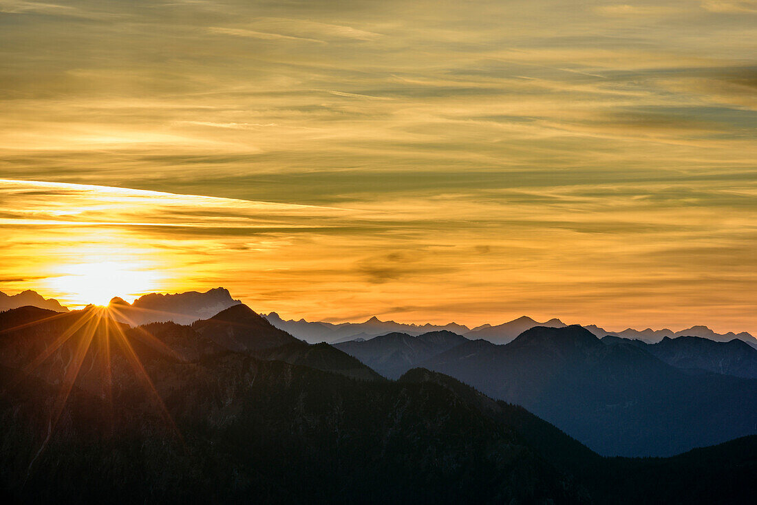 Sonnenuntergang an der Zugspitze, Blick vom Breitenstein, Breitenstein, Bayerische Alpen, Oberbayern, Bayern, Deutschland