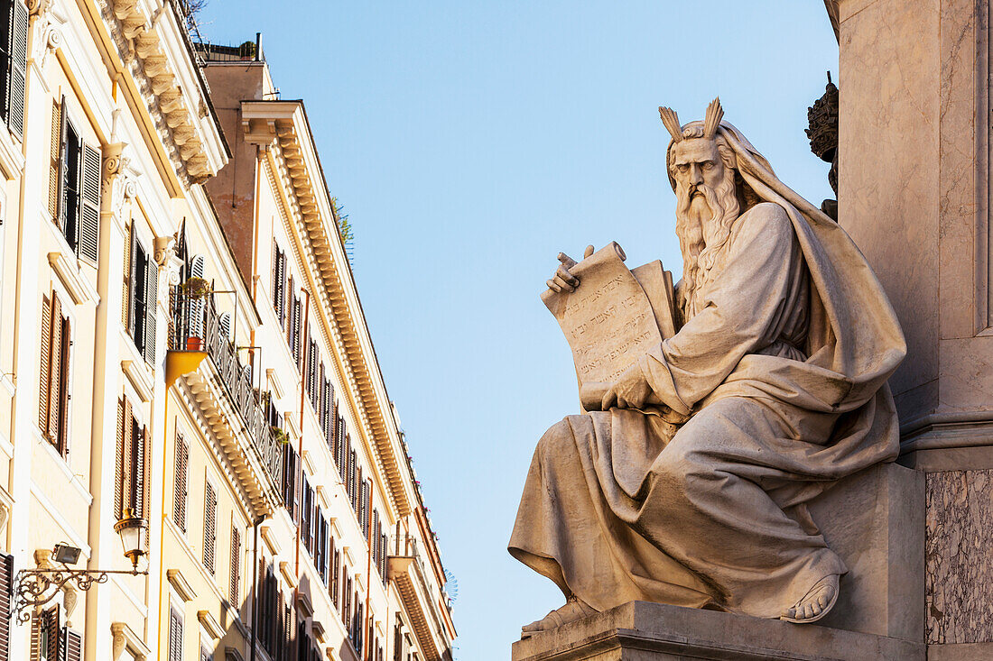 Statue of historical male figure, Rome, Italy