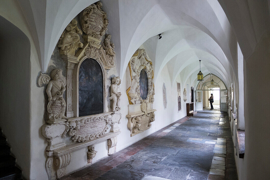 Kreuzgang Franziskanerkloster, UNESCO Welterbestätte Stadt Graz – Historisches Zentrum, Steiermark, Österreich