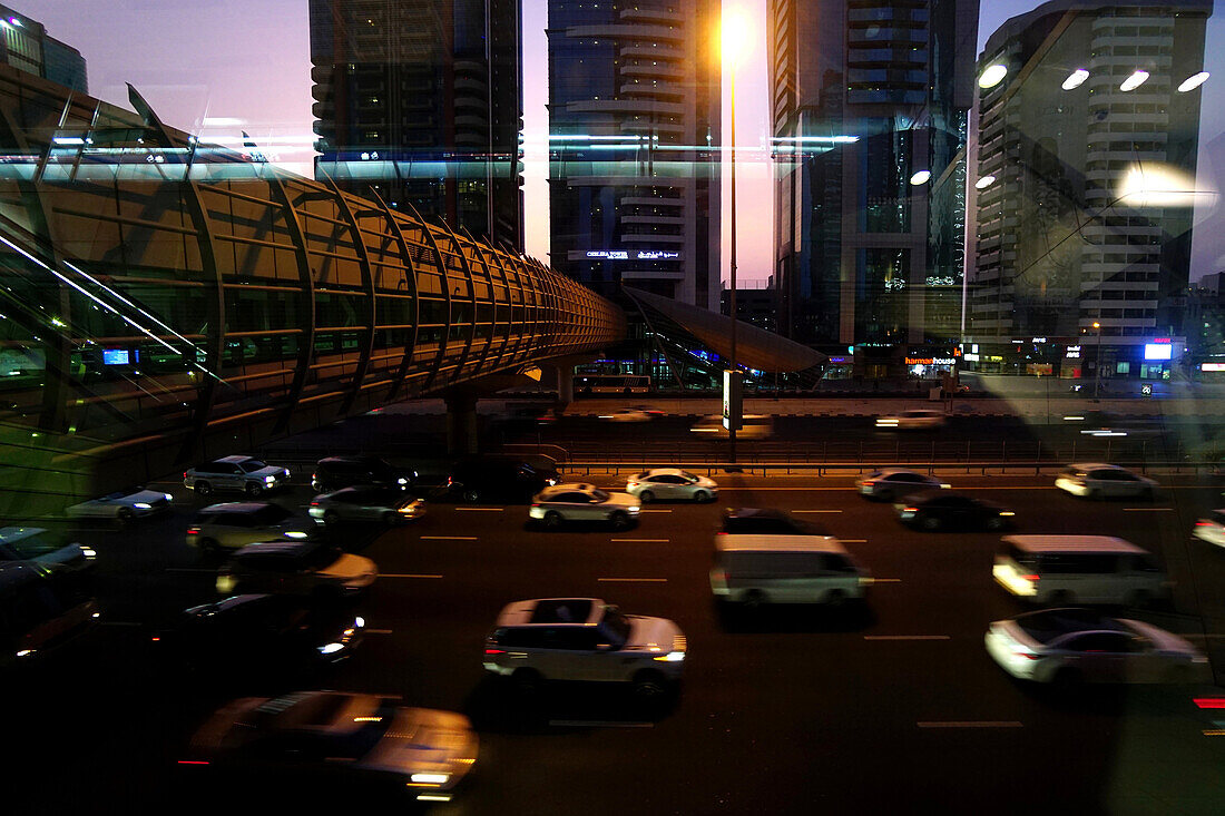 Verkehr, Nacht, Sheikh Zayed Road, Dubai, Vereinigte Arabische Emirate, VAE