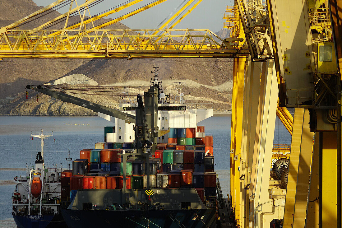 Container Terminal, Khor Fakkan, Emirat Sharjah, Vereinigte Arabische Emirate, VAE