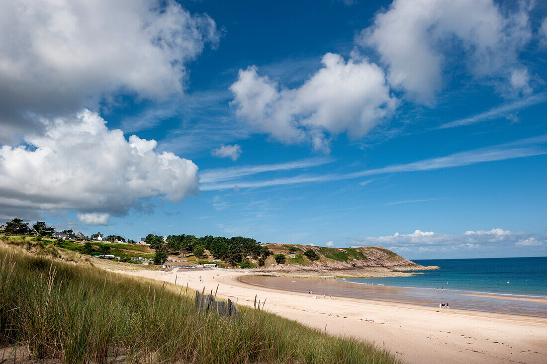 Dunes and beach at Pont de l´Etang, Cap Frehel, Cote d´Emeraude, Bretagne, France, Europe, Atlantic Ocean