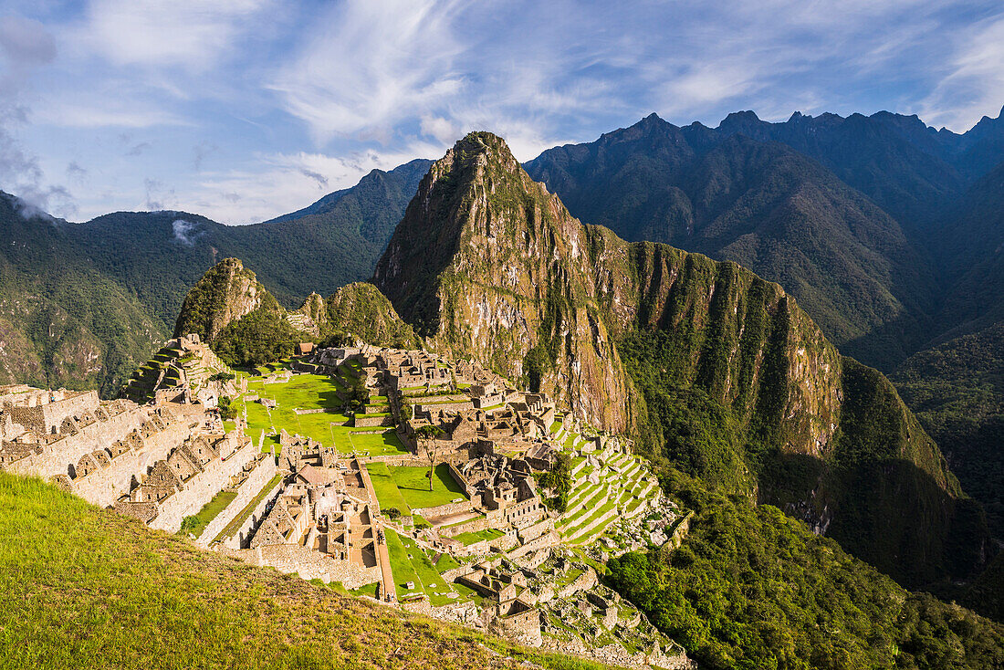 Machu Picchu Inca ruins and Huayna Picchu Wayna Picchu, UNESCO World Heritage Site, Cusco Region, Peru, South America