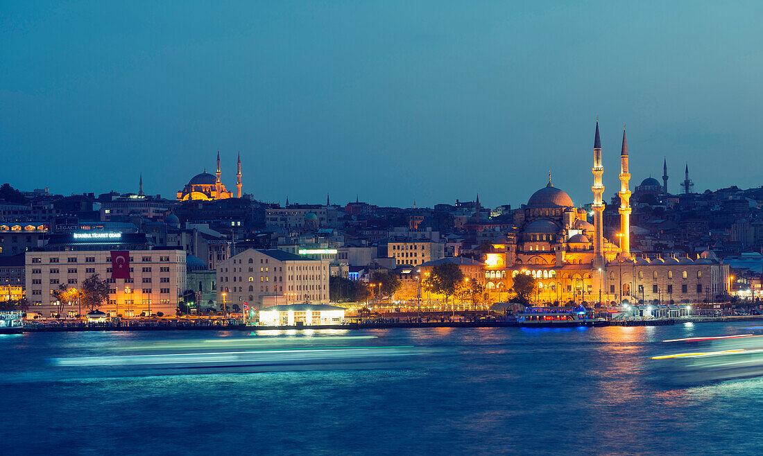 Skyline and Suleymaniye Mosque, Bosphorus, Istanbul, Turkey, Europe