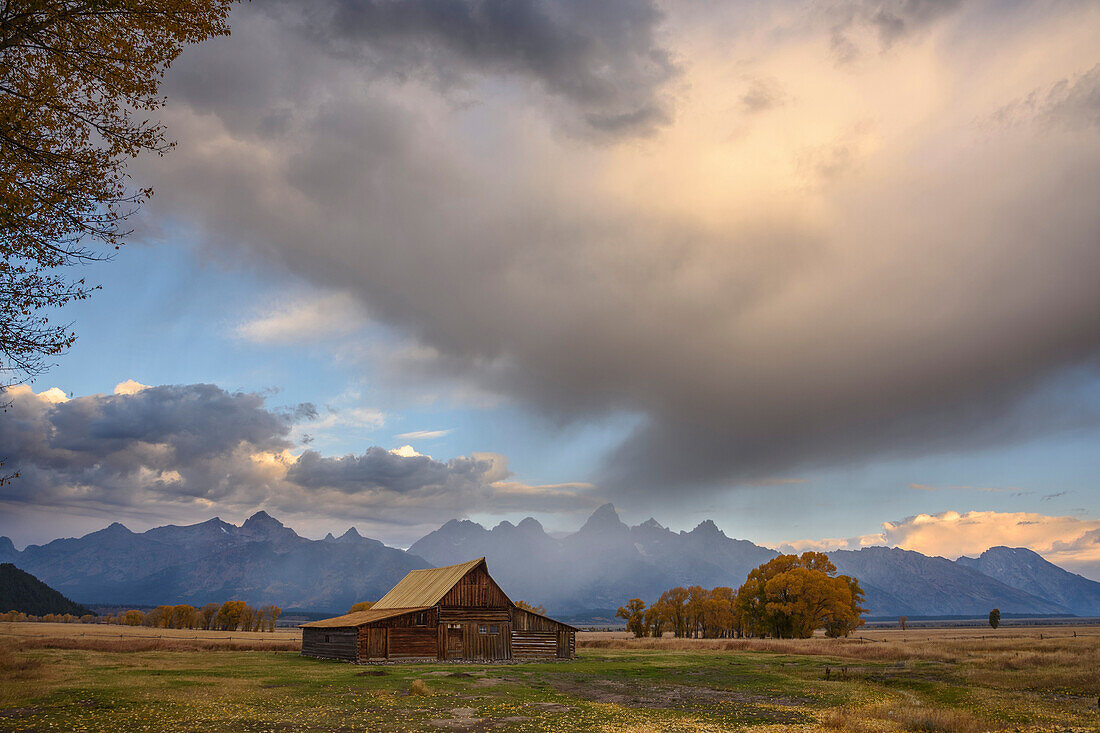 TA Moulton Barn, Mormon Row, Grand Tetons National Park, Wyoming, United States of America, North America