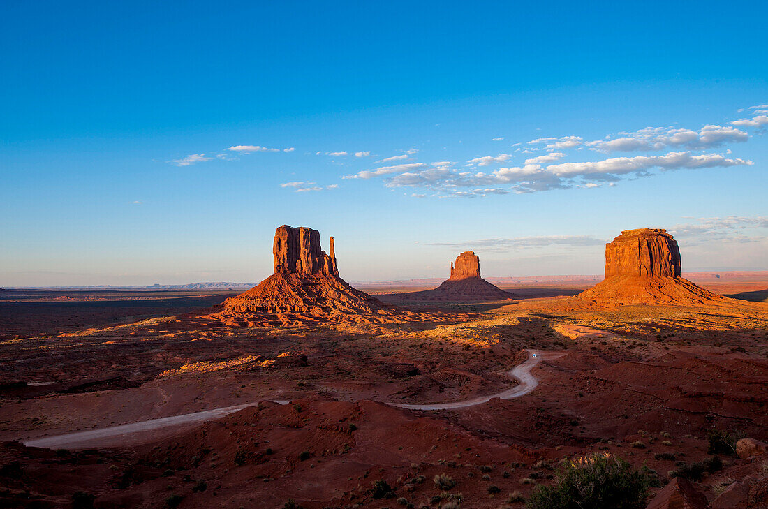 Monument Valley Navajo Tribal Park, Monument Valley, Utah, United States of America, North America