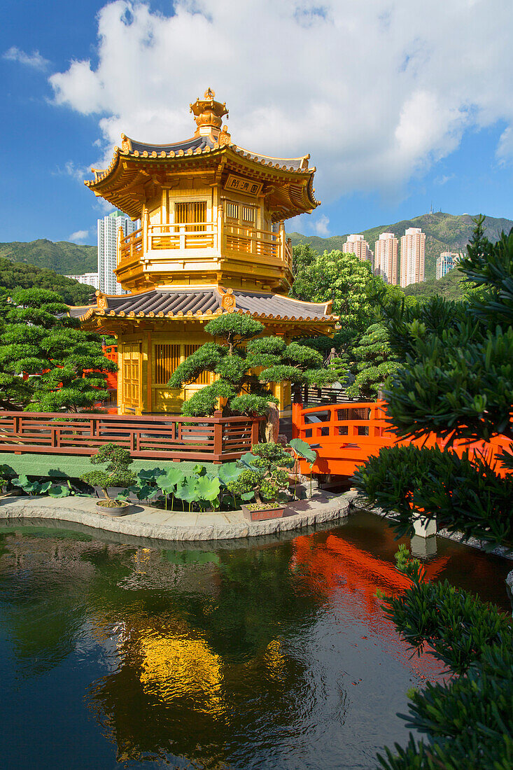 Pagoda in Nan Lian Garden at Chi Lin Nunnery, Diamond Hill, Kowloon, Hong Kong, China, Asia