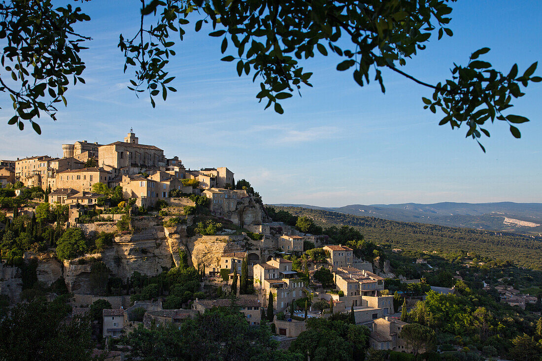 the hilltop village of gordes, listed as one of the most beautiful villages in france, regional nature park of the luberon, vaucluse (84), france