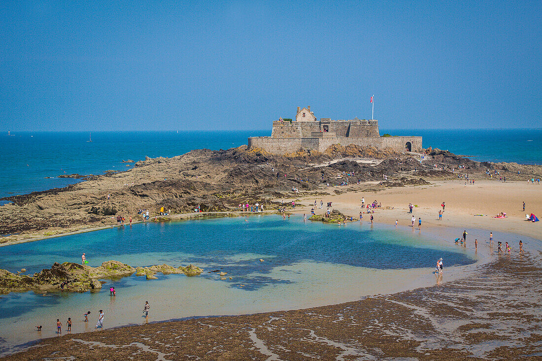 view of the fort national at low tide, saint-malo, (35) ille et vilaine, brittany, france