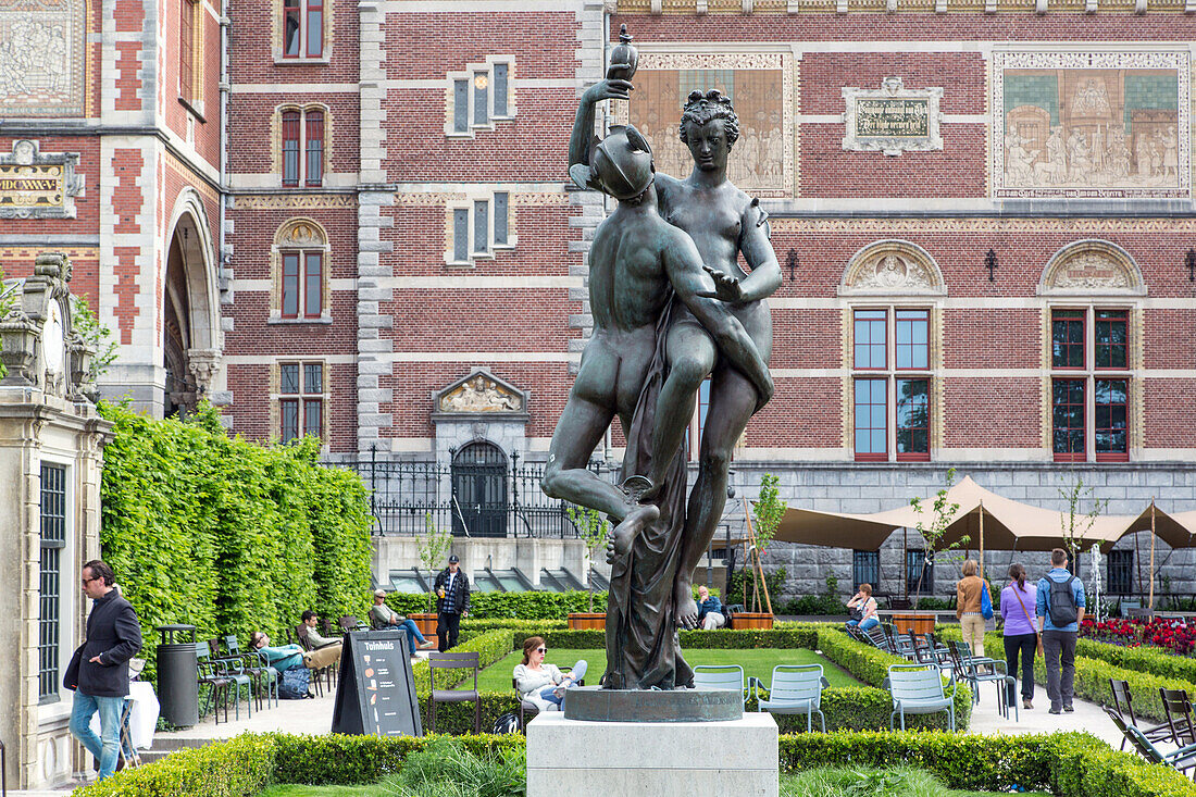 public garden in front of the rijksmuseum, amsterdam, holland
