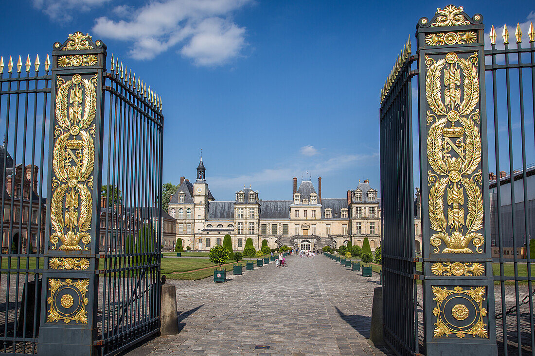 Ten Images of the Royal Architectural Site of Château de Fontainebleau