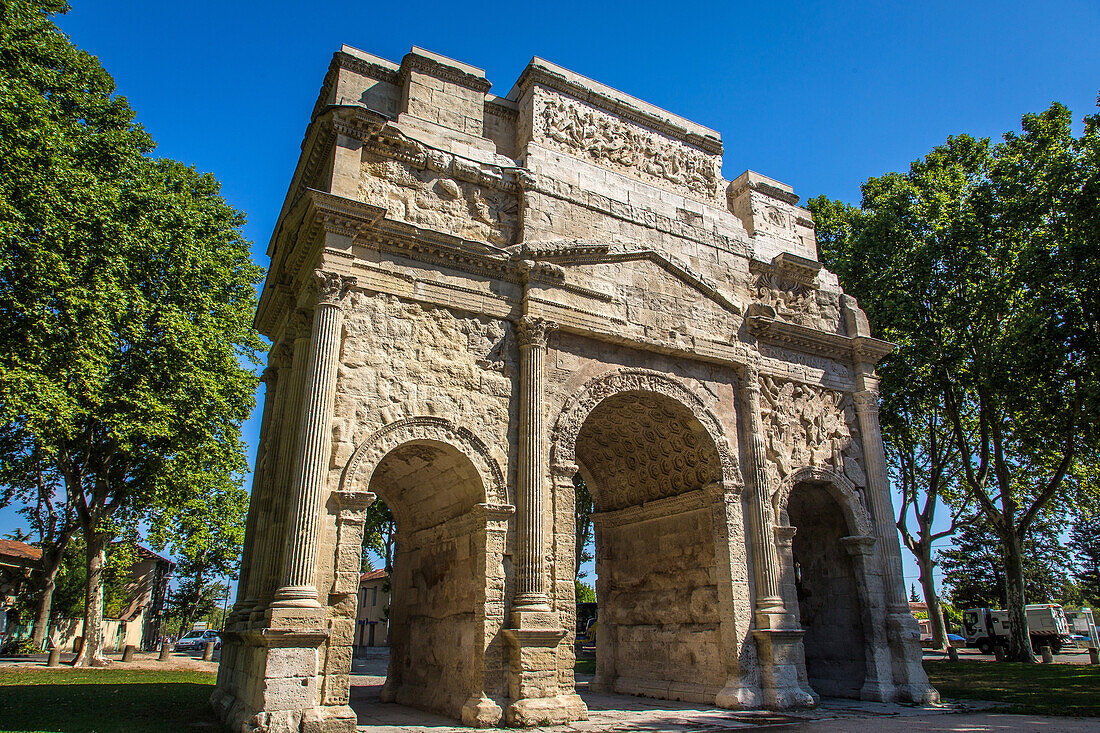 roman triumphal arch erected in the 1st century bc, listed as a world heritage site by unesco, orange, vaucluse (84), paca, provence alpes cote d'azur, france