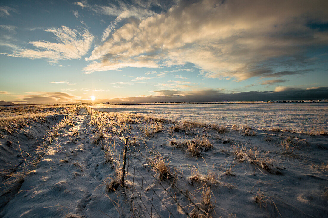 Landschaft im Winter bei Sonnenaufgang, Ringstraße, Winter, Schnee, Island