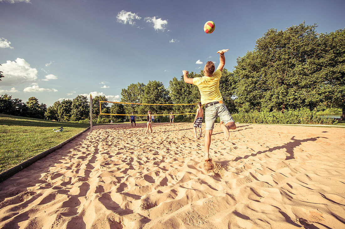 Beach Volleyball, Lake Bucher reservoir, Rainau, close to Aalen, Ostalbkreis, Baden-Wuerttemberg, Germany