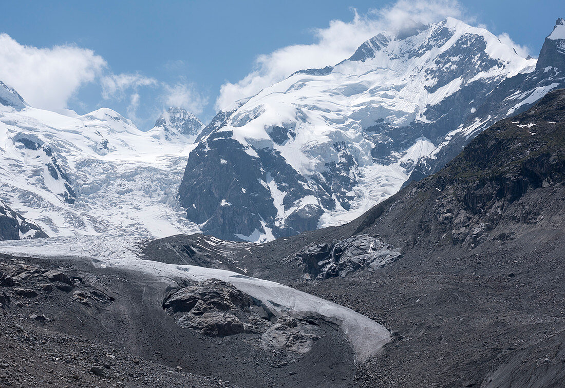 Das Gletschervorfeld des Morteratschgletschers, rechts der Piz Bernina, Berninagruppe, Zentrale Ostalpen, Kanton Graubünden, Schweiz
