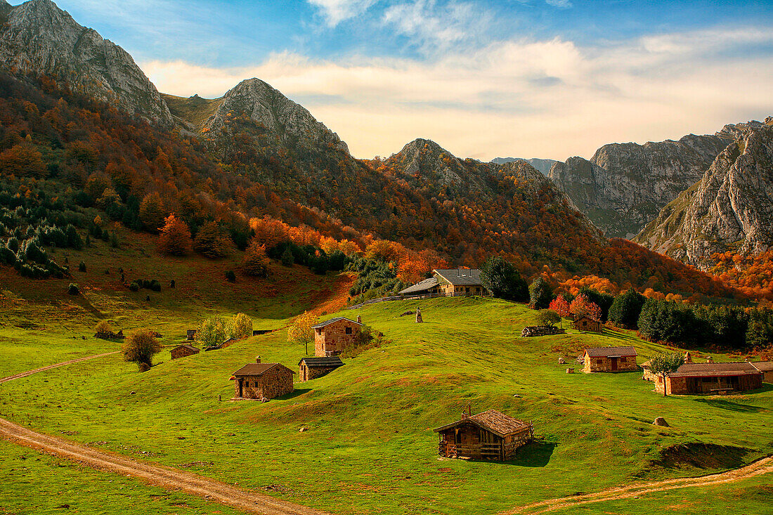 The Natural Park of Redes. Asturias.    Brañagallones in the natural park of Redes. Asturias