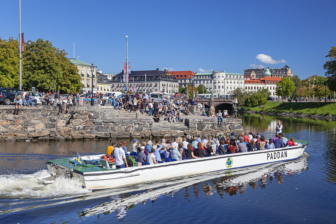 Sightseeing tour with a boat on the Rosalunds Canal in downtown Gothenburg, Bohuslän,  Götaland, Västra Götalands län, South Sweden, Sweden, Scandinavia, Northern Europe, Europe