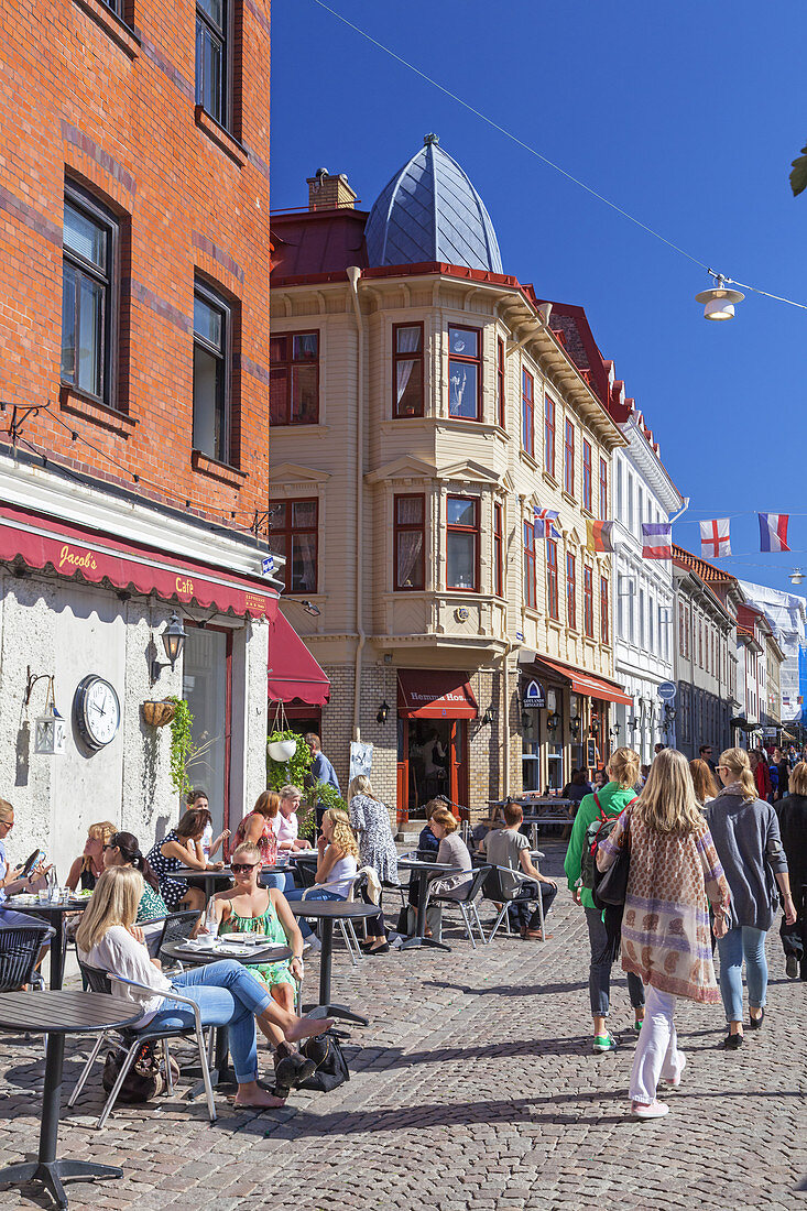 Café in der Fußgängerzone Haga Nygata im Stadtviertel Haga in Göteborg, Bohuslän, Västra Götalands län, Südschweden, Schweden, Skandinavien, Nordeuropa, Europa
