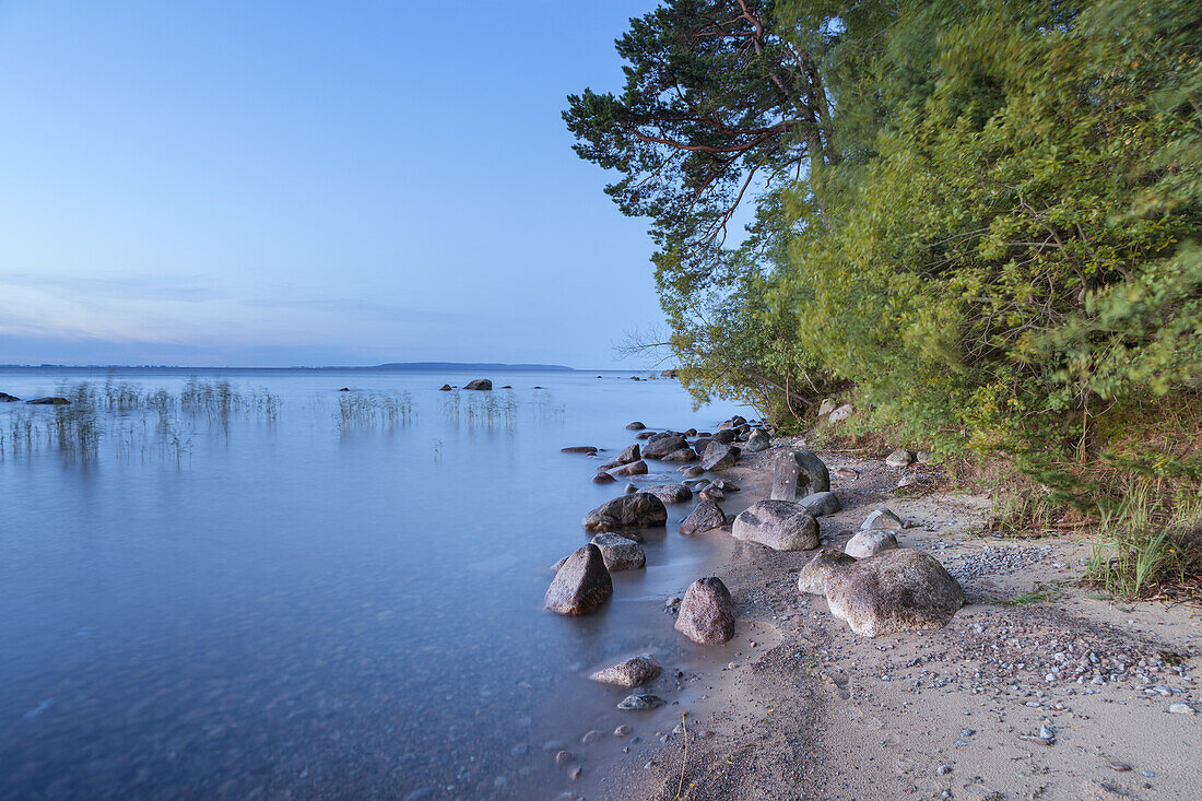 Shore of Lake Vättern near Karlsborg in the evening, Västergötland, Götaland, South Sweden, Sweden, Scandinavia, Northern Europe, Europe