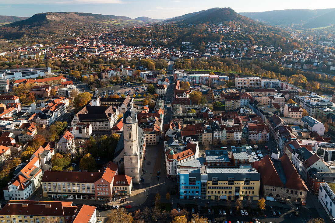Blick vom Jentower auf die Altstadt von Jena mit Stadtkirche St. Michael, Jena, Thüringen, Deutschland, Europa