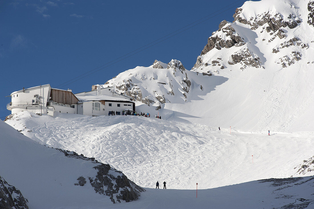 Die Bergstation der Vallugabahn am Vallugagrat