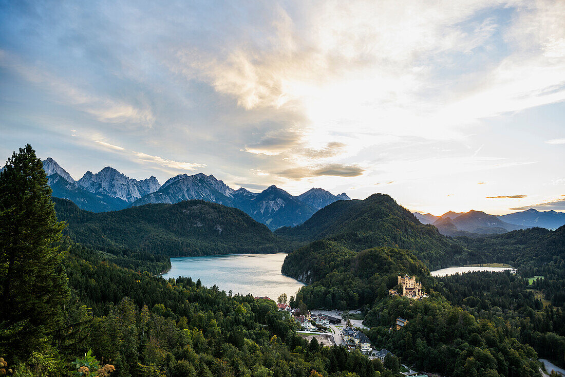 Schloss Hohenschwangau, Hohenschwangau, bei Füssen, Allgäu, Bayern, Deutschland