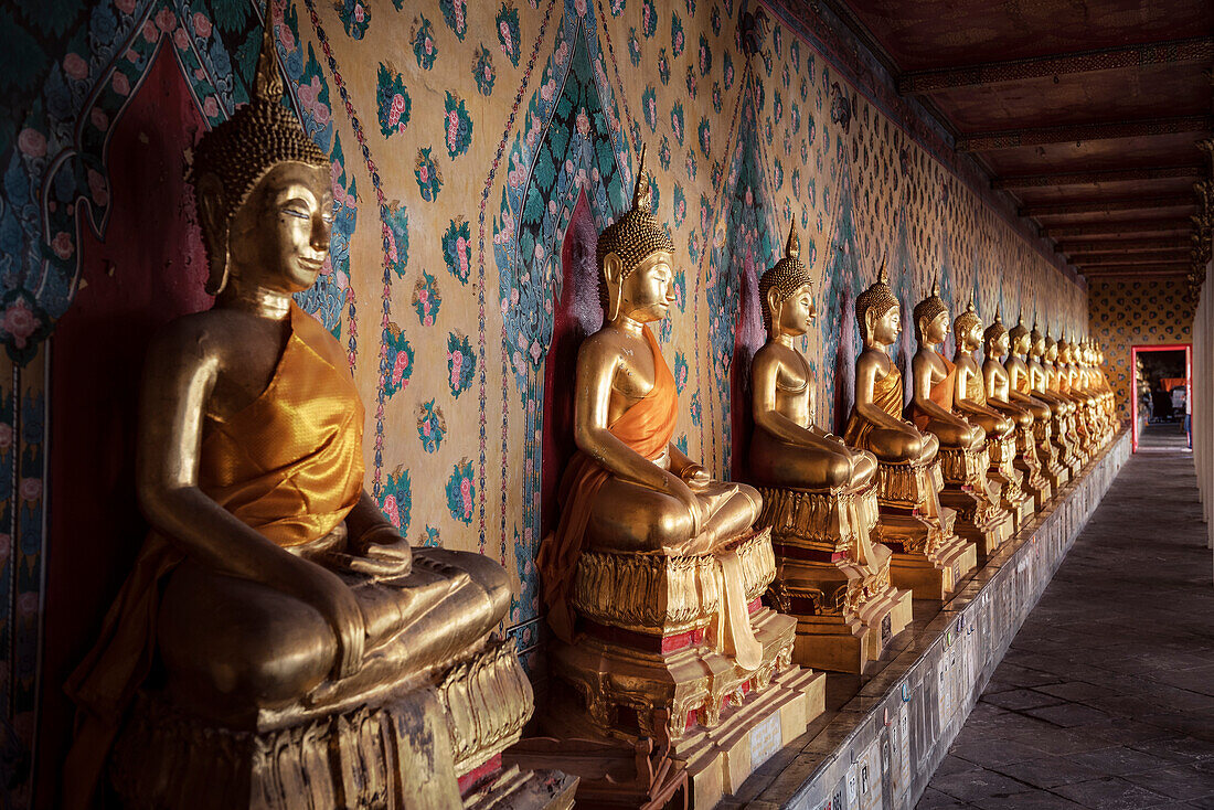 corridor with plenty of golden Buddha figures, temple Wat Pho, Bangkok, Thailand, Southeast Asia