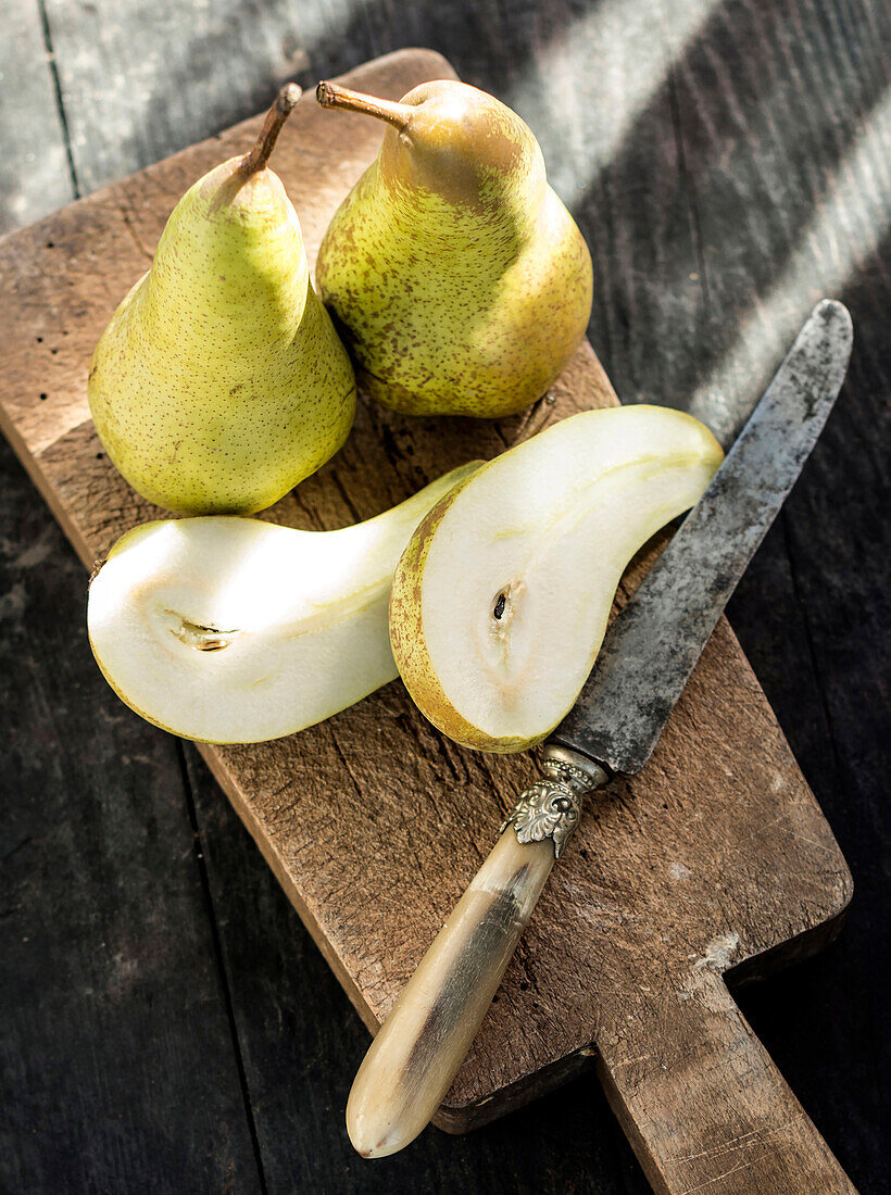 Close up of fresh sliced pears